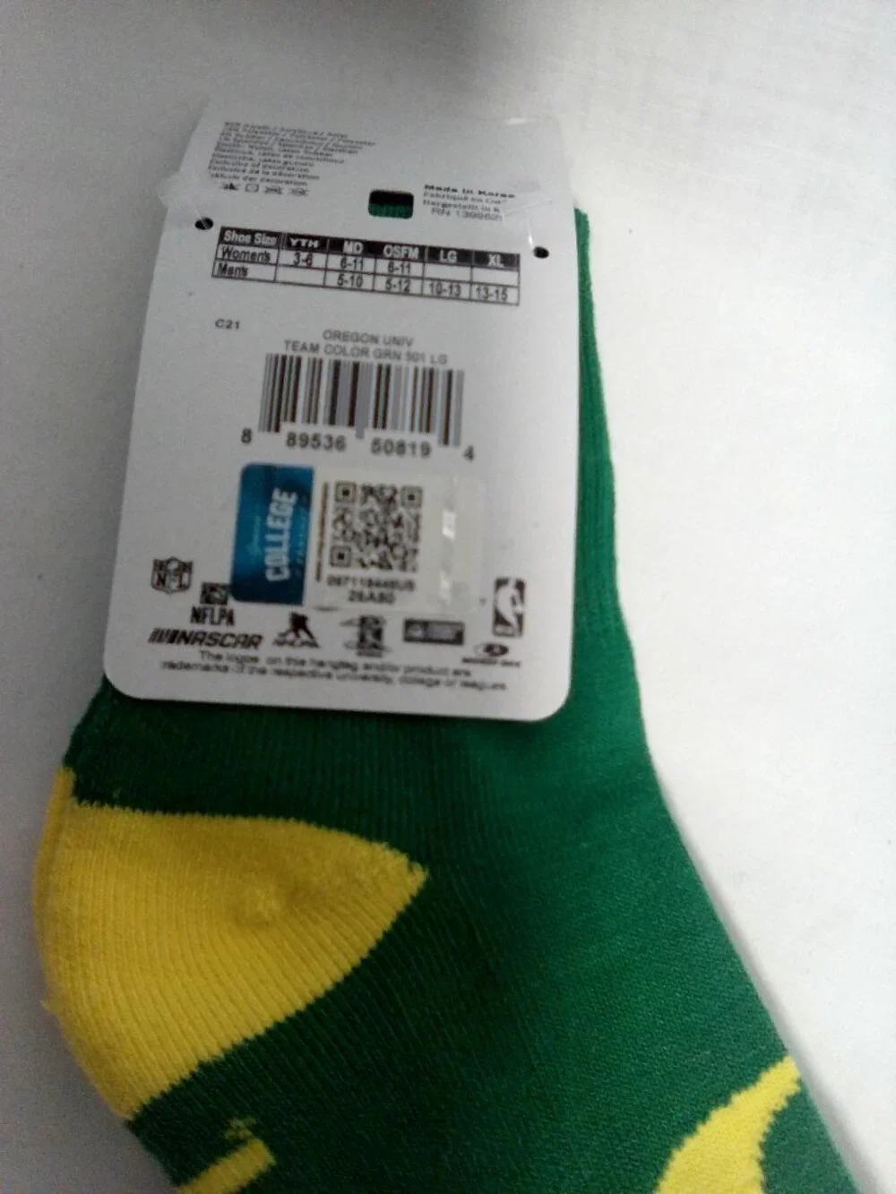 Oregon Ducks socks Large NWT